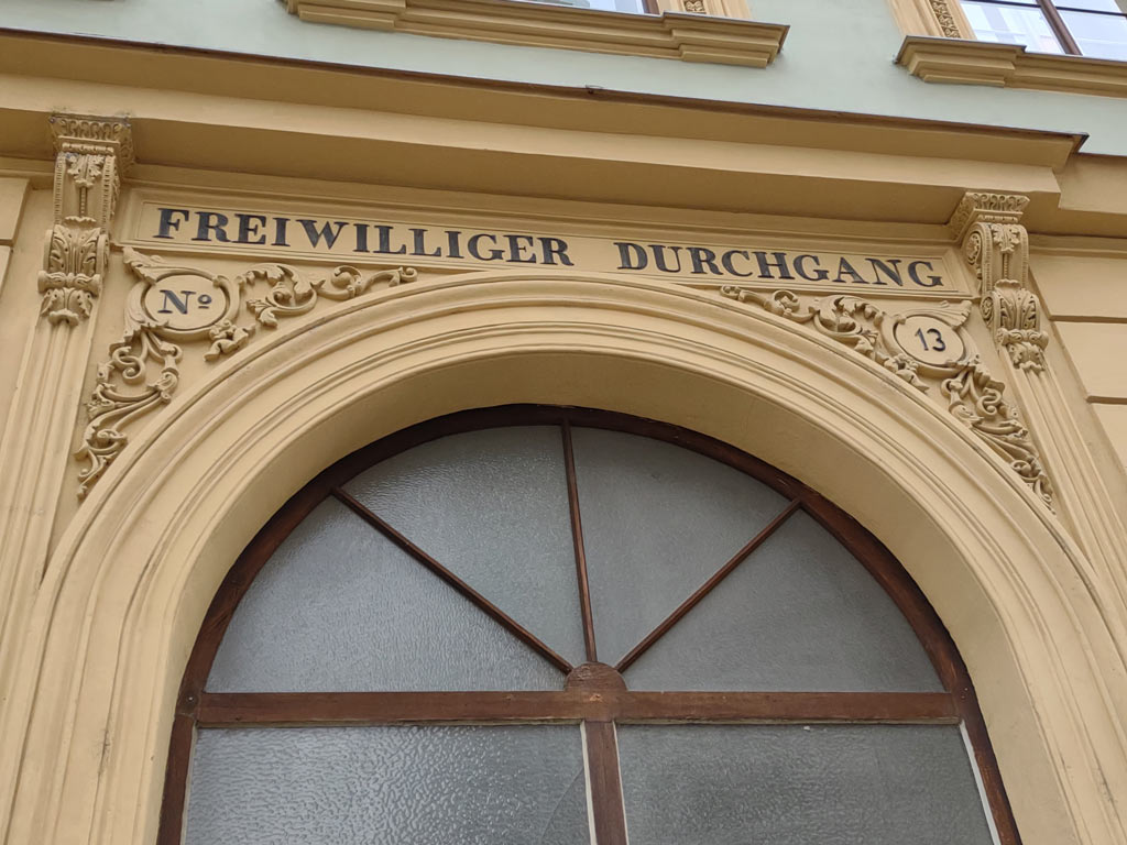 Mord, Asphalt und ein Hauch von Poesie (Audio)