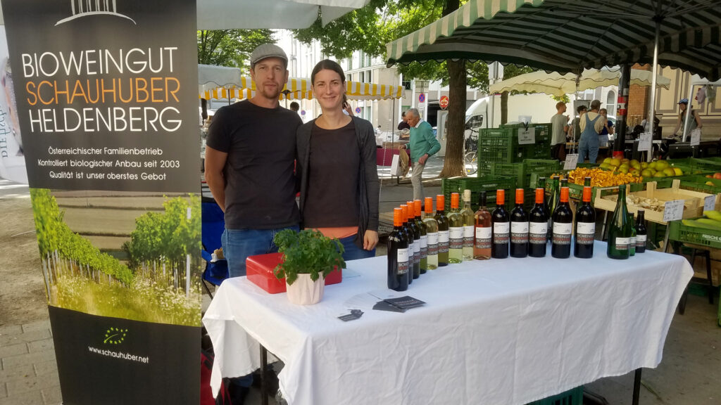 lerchenfelder-strasse-maerkte-bauernmarkt-bioweingut-schauhuber